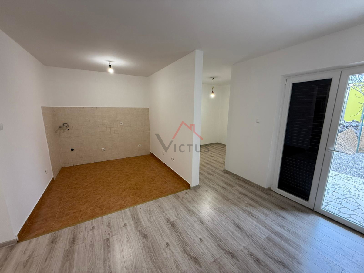 CRIKVENICA - 2S+DB, appartamento con giardino e vista mare