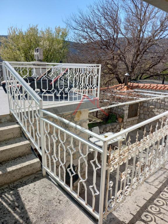 BRIBIR - casa 125m2 con cortile recintato