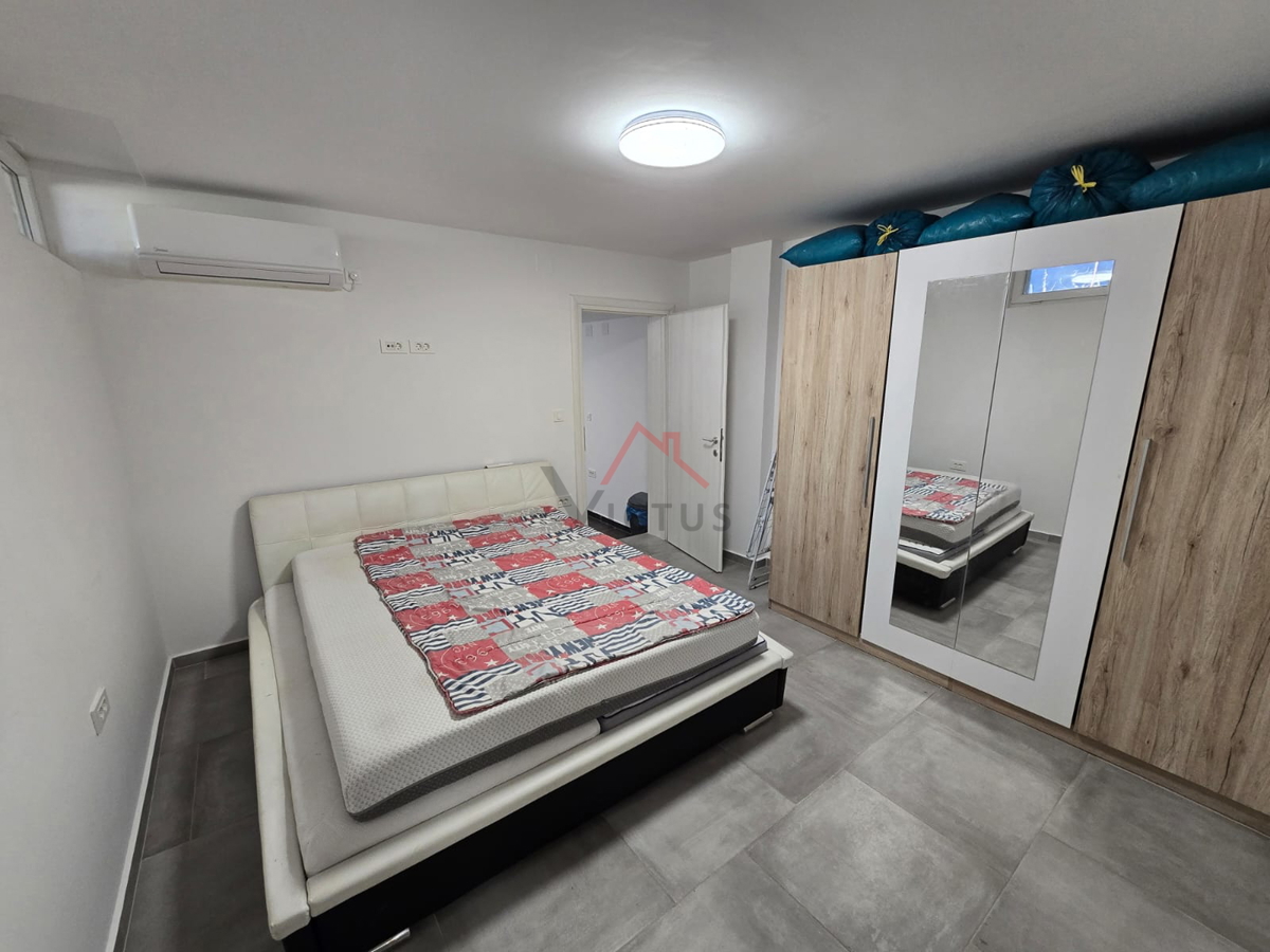 CRIKVENICA - 1 camera da letto + bagno, appartamento al piano terra, 52 m2