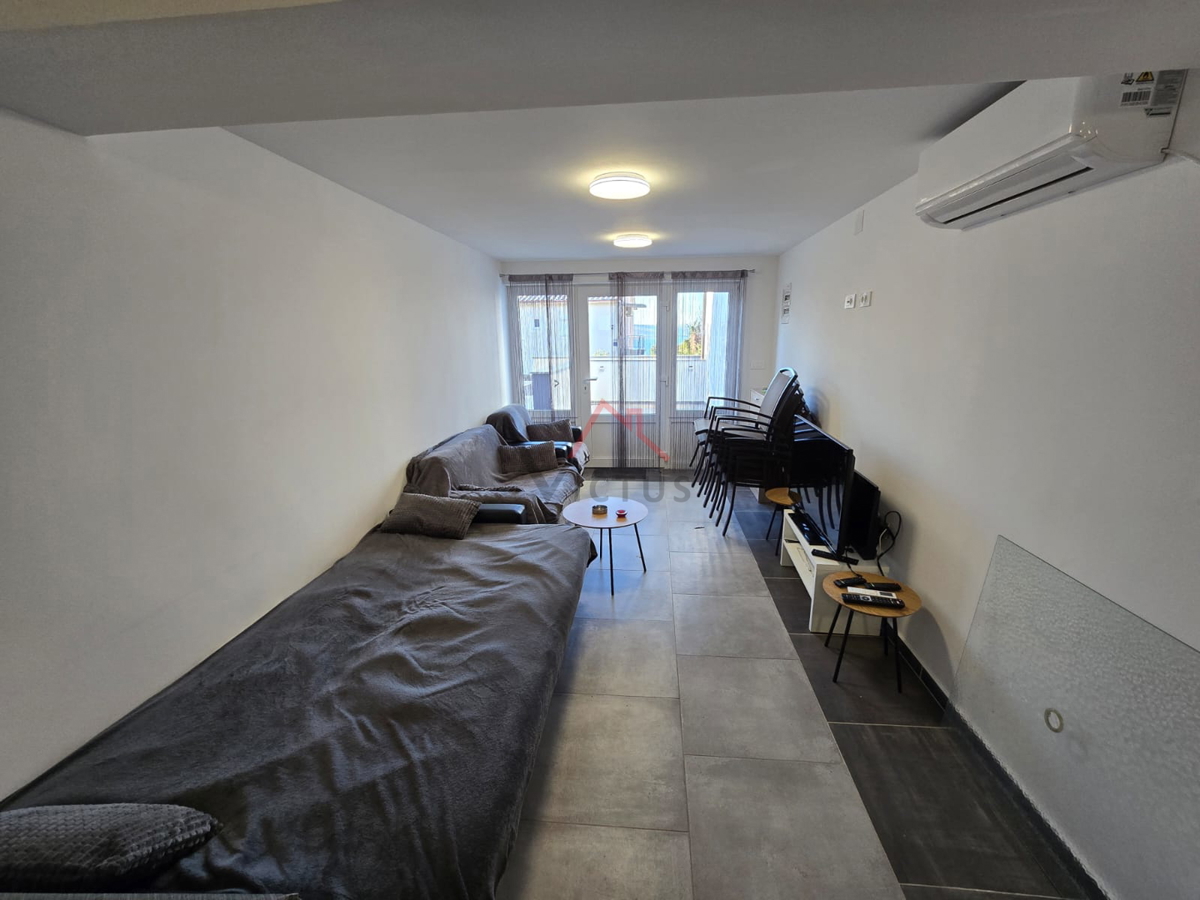 CRIKVENICA - 1 camera da letto + bagno, appartamento al piano terra, 52 m2