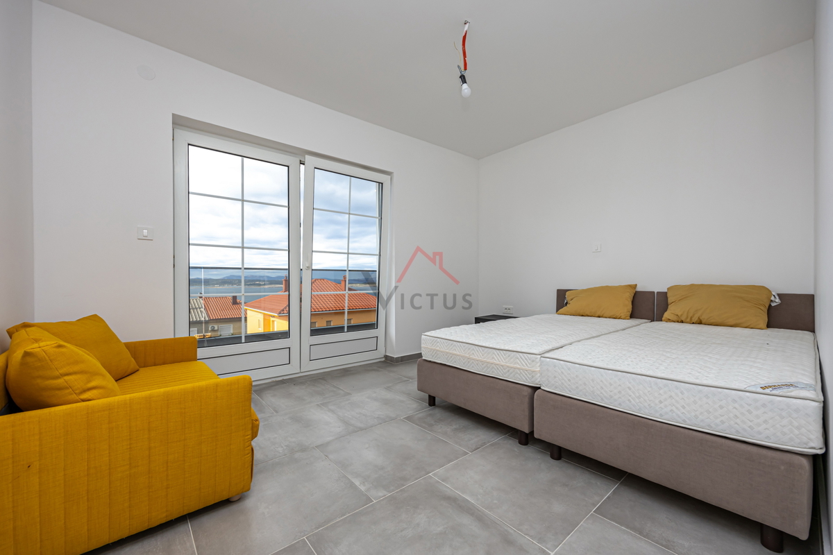 CRIKVENICA - 2 camere da letto + bagno, appartamento con vista mare aperta e parcheggio, 64 m2