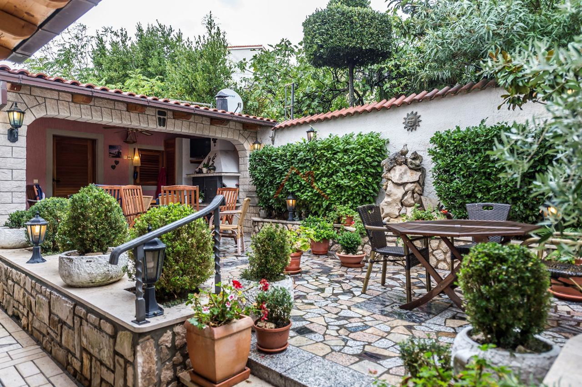 SELCE - casa con appartamenti