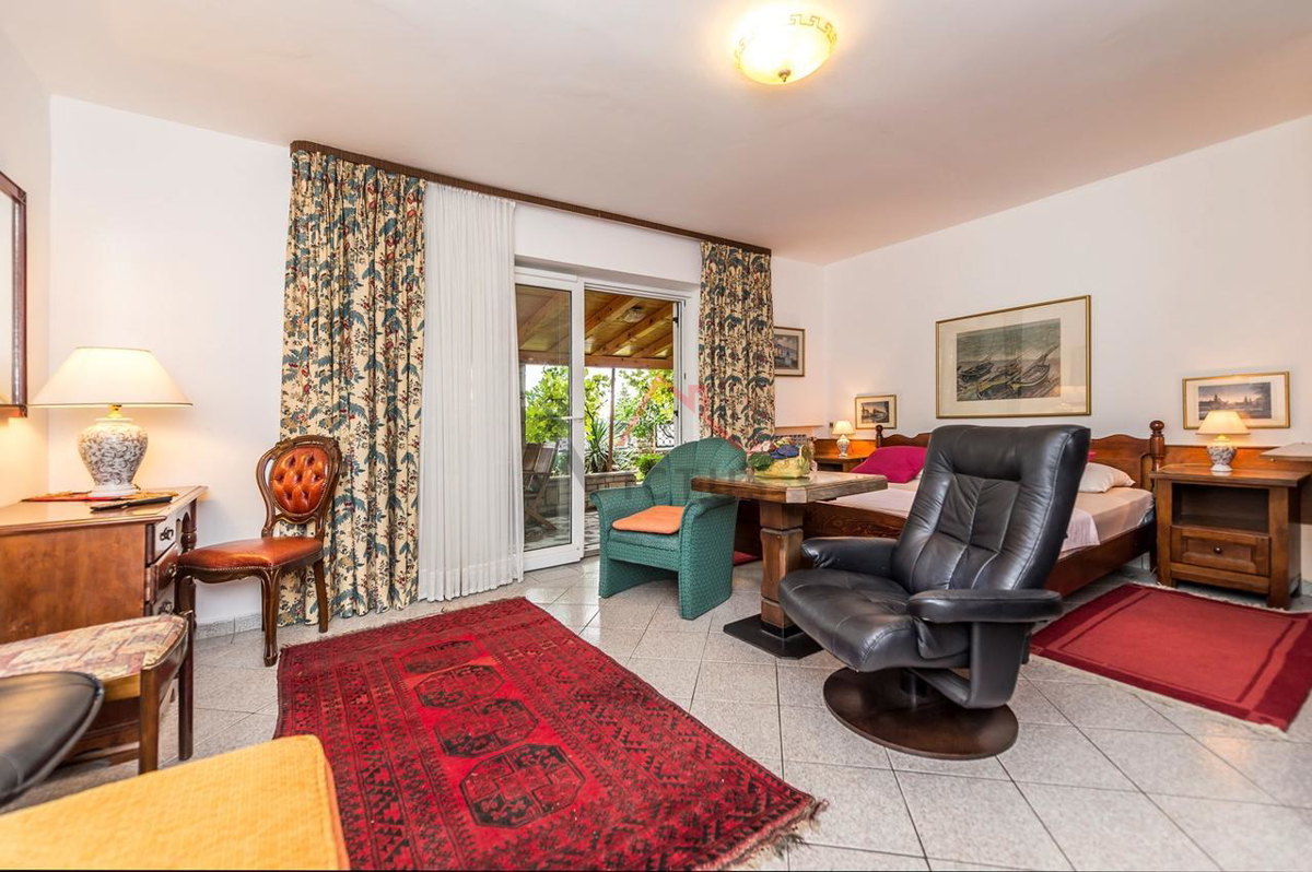 SELCE - casa con appartamenti