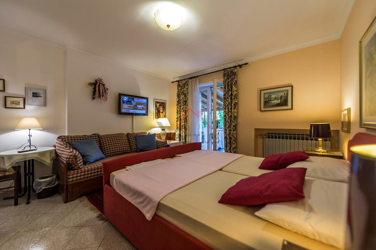 SELCE - casa con appartamenti