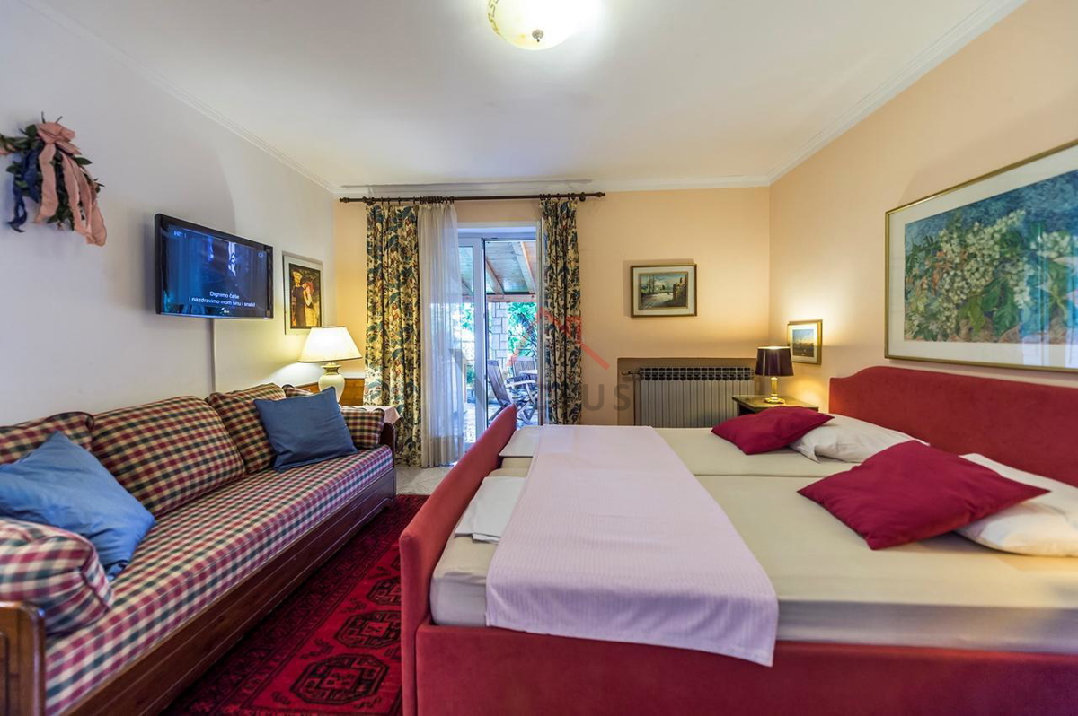 SELCE - casa con appartamenti