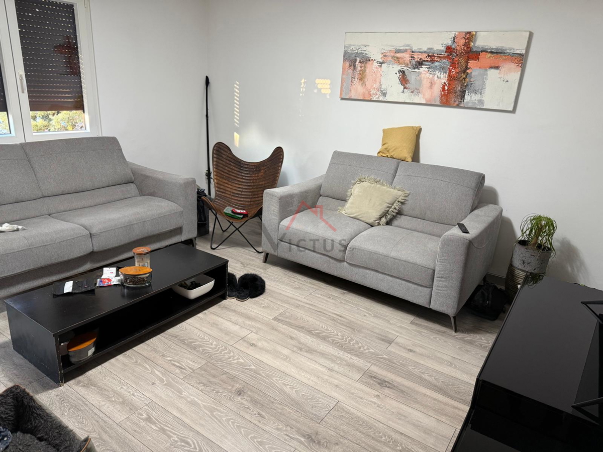 KRALJEVICA - Monolocale con soggiorno e angolo cottura, appartamento al secondo piano, 51 m2