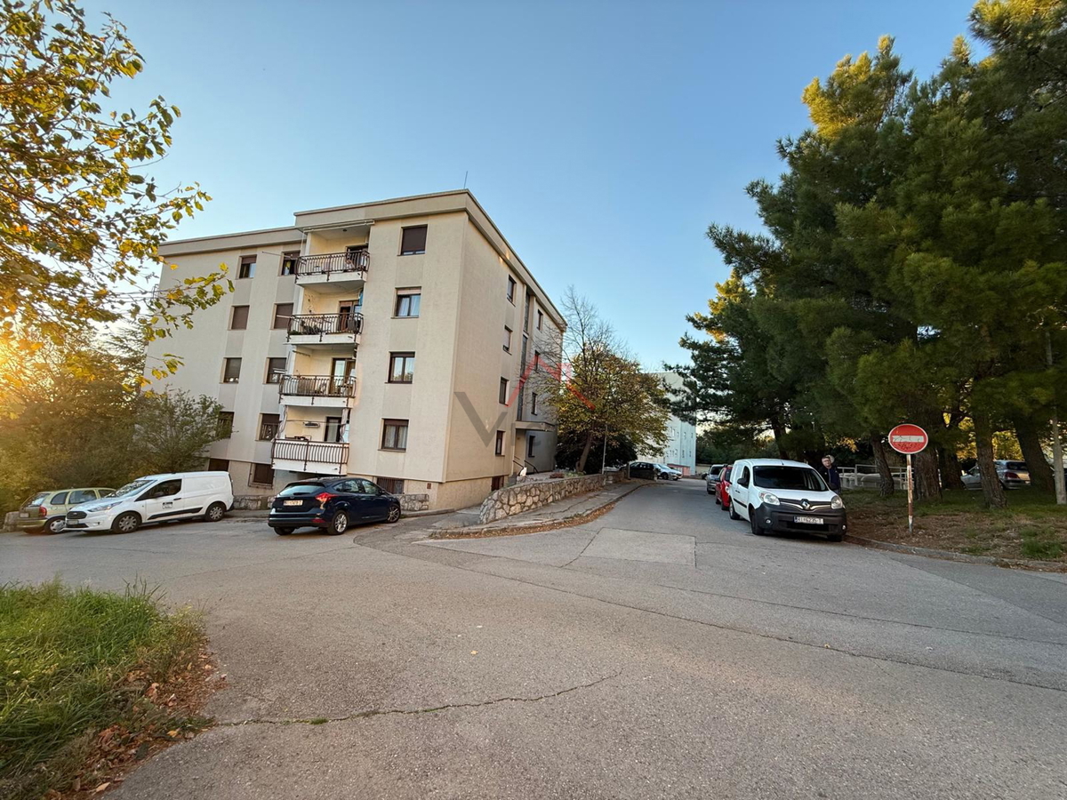 KRALJEVICA - Monolocale con soggiorno e angolo cottura, appartamento al secondo piano, 51 m2