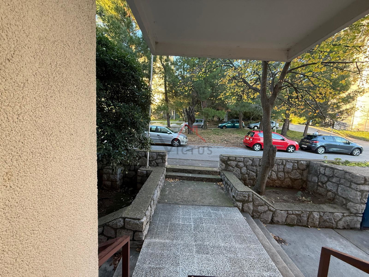 KRALJEVICA - Monolocale con soggiorno e angolo cottura, appartamento al secondo piano, 51 m2