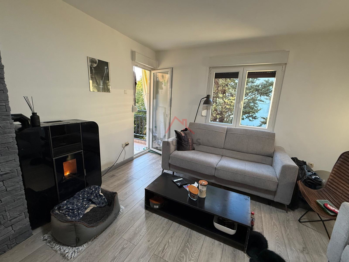 KRALJEVICA - Monolocale con soggiorno e angolo cottura, appartamento al secondo piano, 51 m2