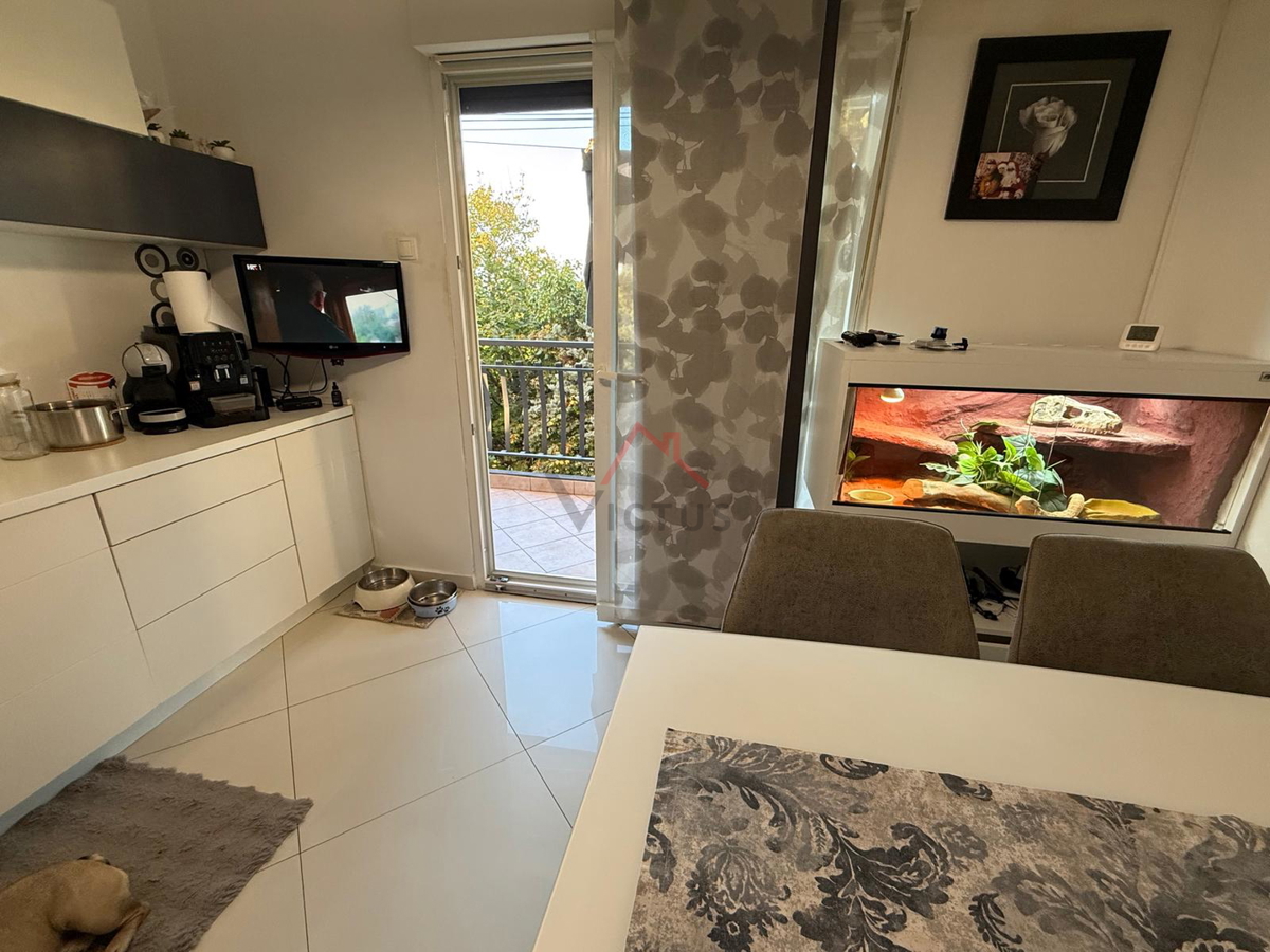 KRALJEVICA - Monolocale con soggiorno e angolo cottura, appartamento al secondo piano, 51 m2