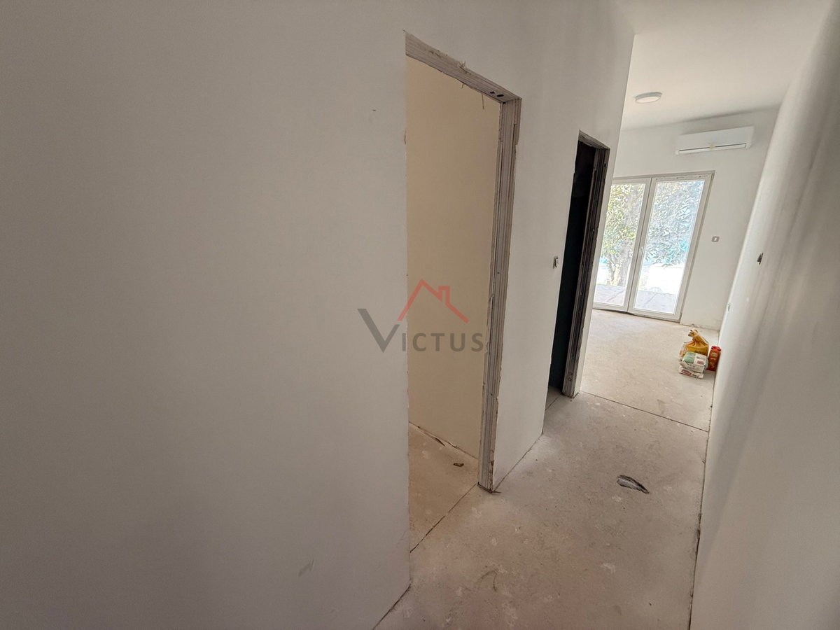 CRIKVENICA - Monolocale con soggiorno e angolo cottura, appartamento con terrazza, 35 m2