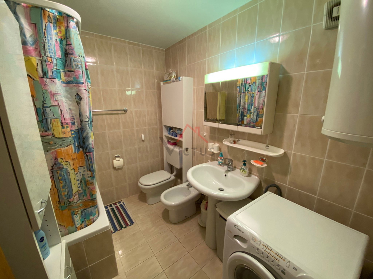 JADRANOVO - Monolocale con soggiorno, appartamento con balcone, 45 m2