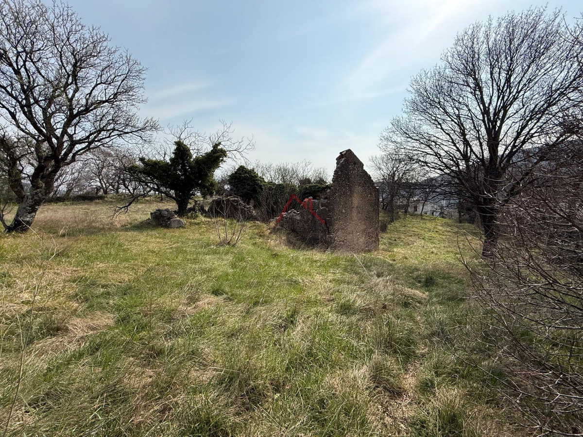 BRIBIR - Rudere in pietra e terreno edificabile