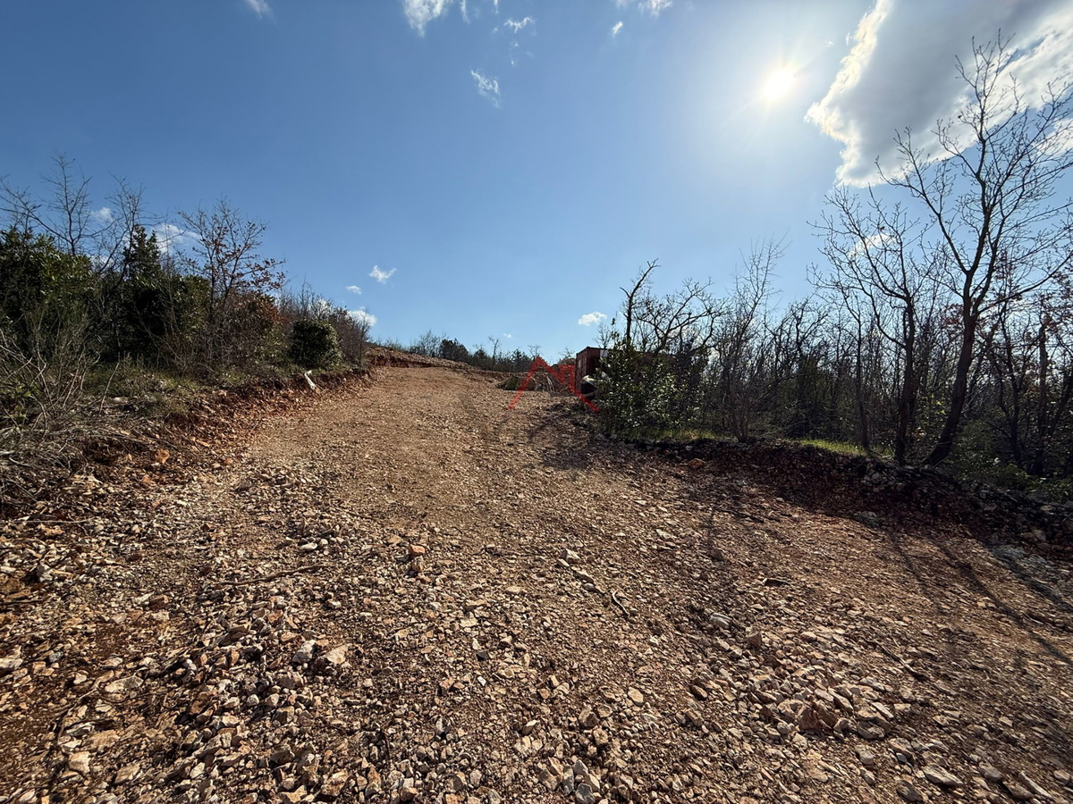 CRIKVENICA - Terreno edificabile con costruzione avviata