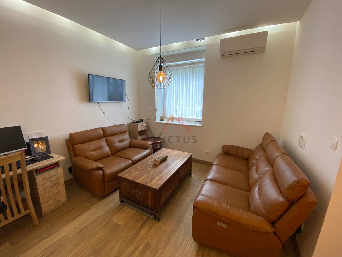 CRIKVENICA - 2 camere da letto, appartamento in centro, 68 m2