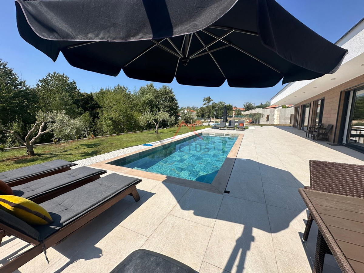 LABIN - Villa con piscina