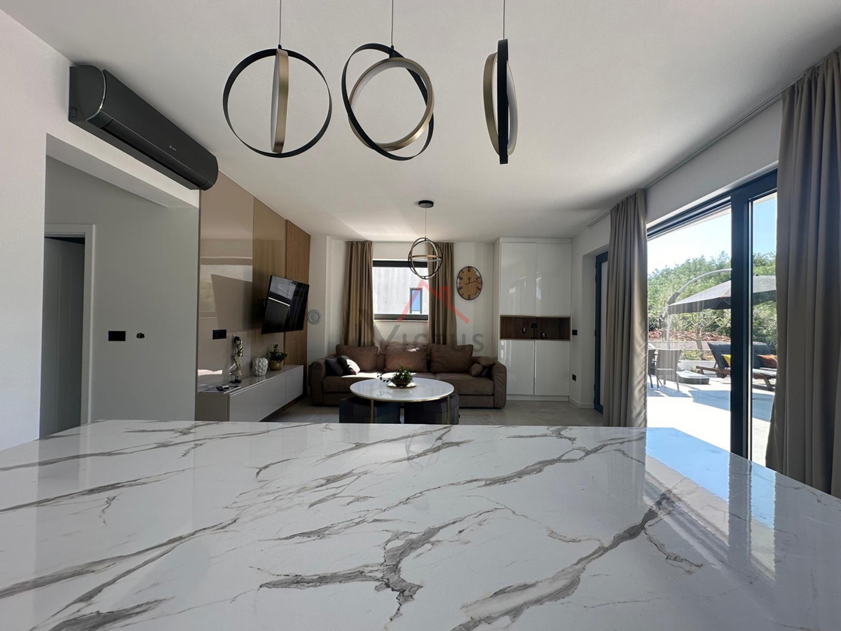 LABIN - Villa con piscina