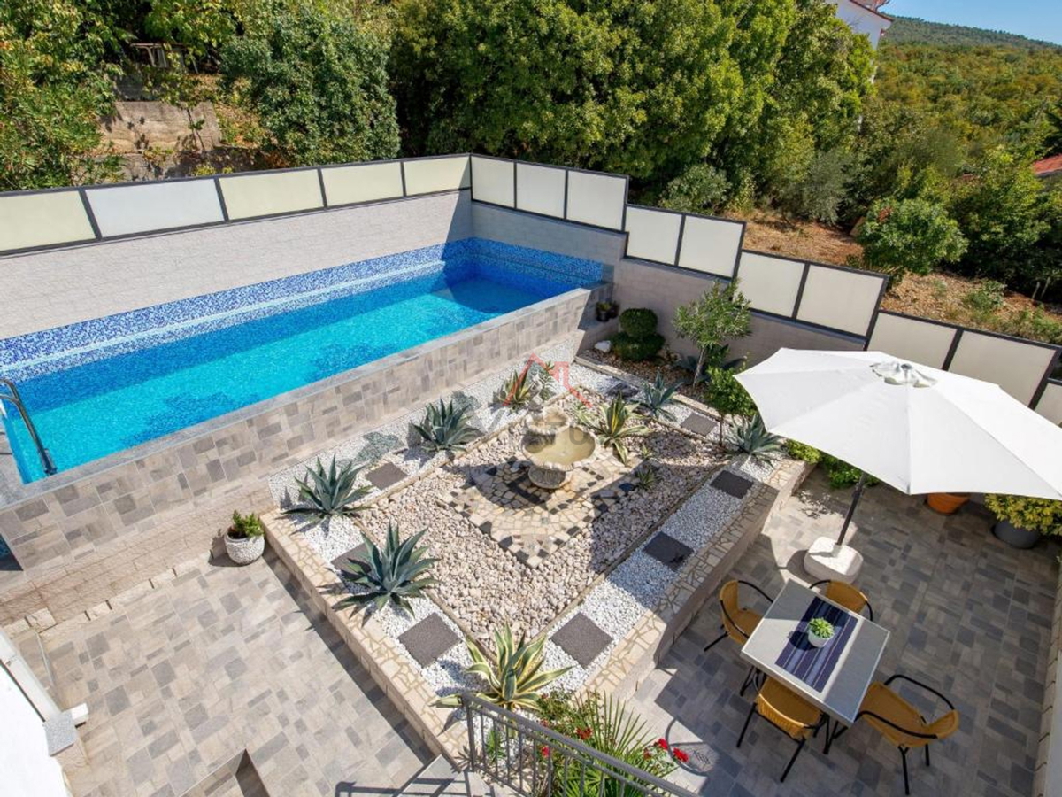 CRIKVENICA - Villa indipendente con piscina