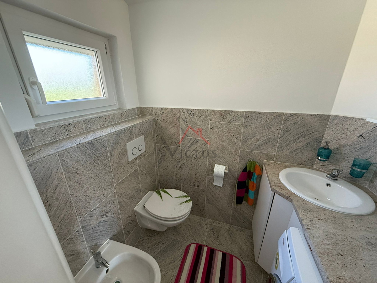 JADRANOVO - 3 camere + soggiorno, appartamento in posizione tranquilla, 102 m2