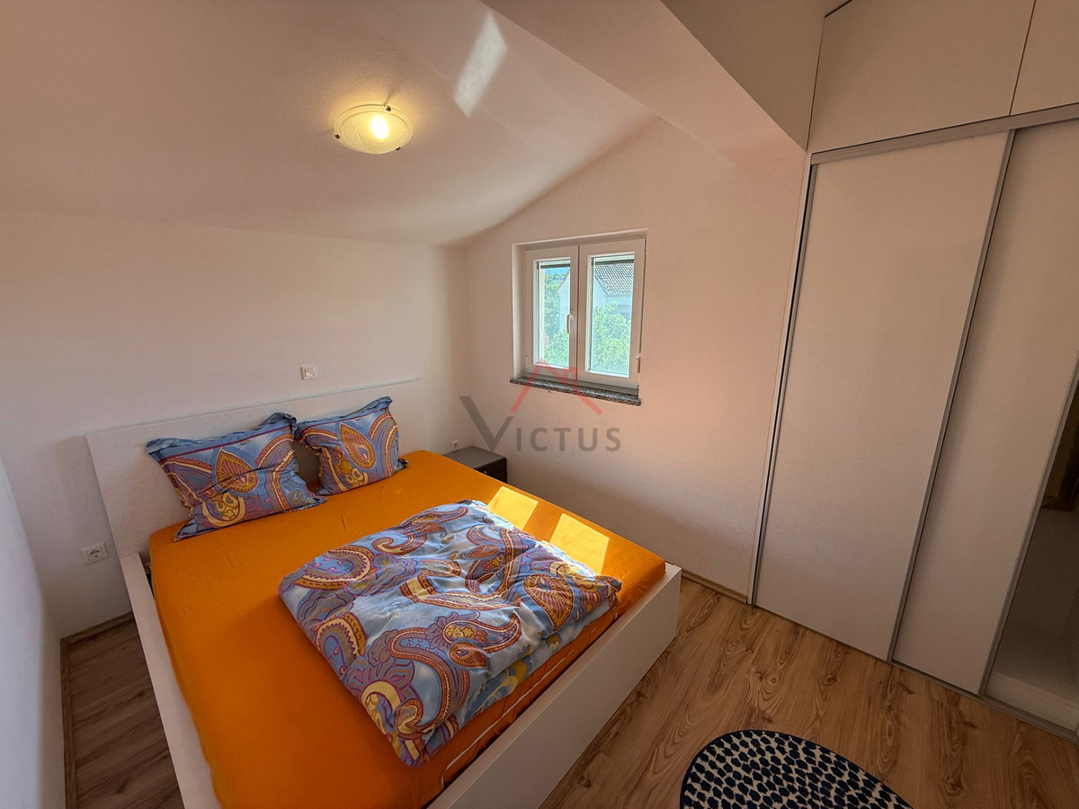 JADRANOVO - 3 camere + soggiorno, appartamento in posizione tranquilla, 102 m2