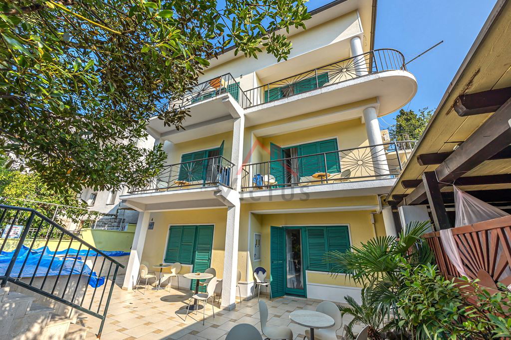 CRIKVENICA - Pensione con ristorante, a 30 metri dal mare