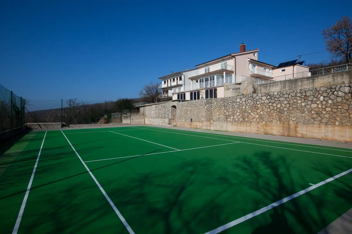 Villa esclusiva con molti servizi e una vista mare unica