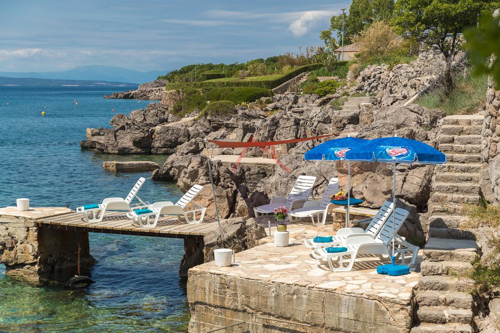 NOVI VINODOLSKI, villa di lusso prima fila di fronte al mare