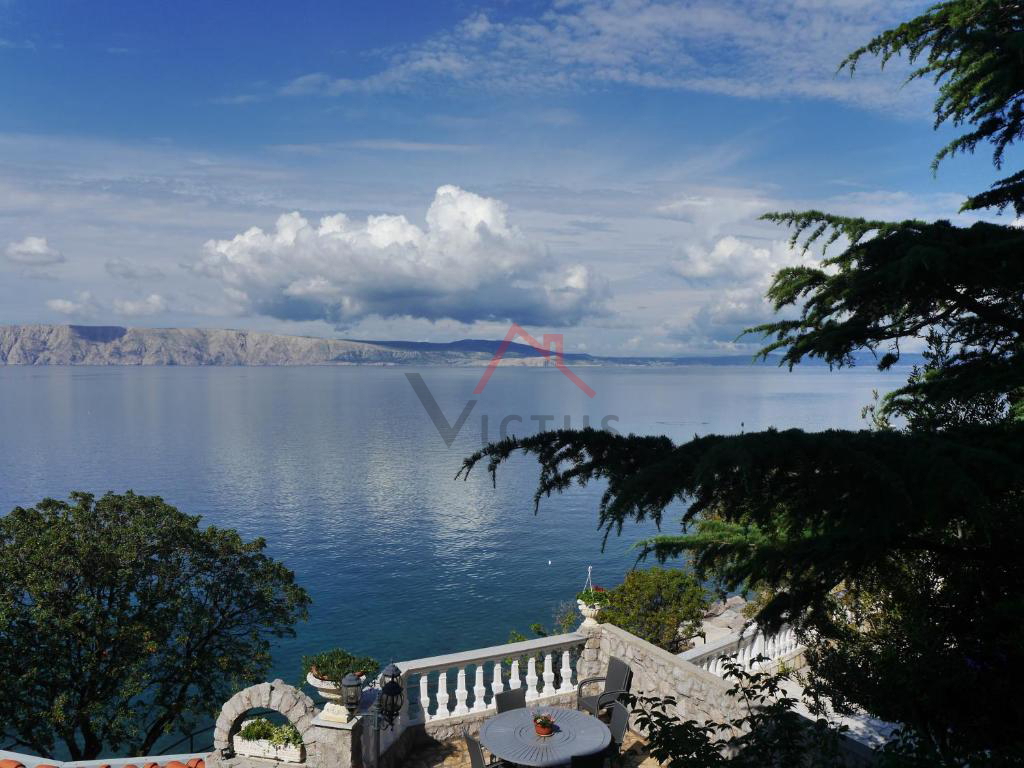 NOVI VINODOLSKI, villa di lusso prima fila di fronte al mare