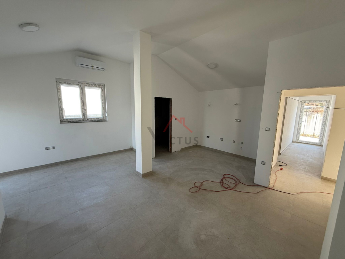 CRIKVENICA - 1S+DB, appartamento con terrazza, 55 m2