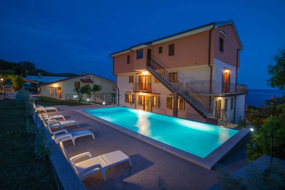 CRIKVENICA - Due case con piscina e uliveto