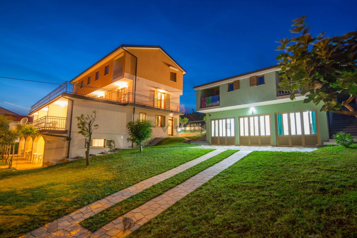 CRIKVENICA - Due case con piscina e uliveto