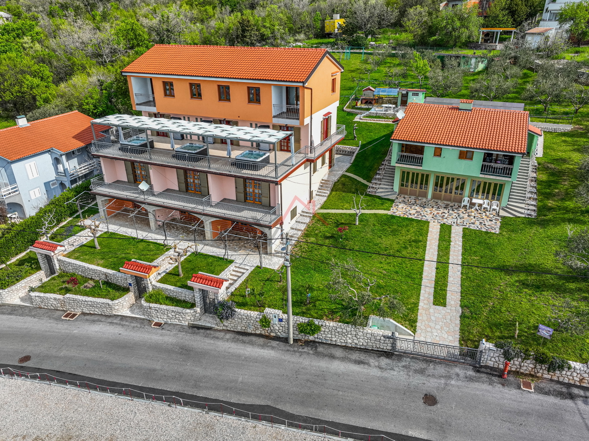 CRIKVENICA - Due case con piscina e uliveto