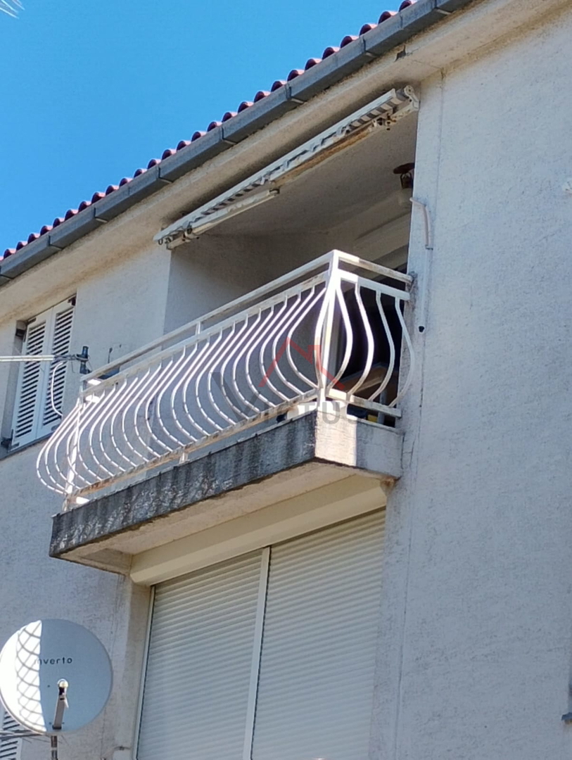 NOVI VINODOLSKI - 2S+DB, appartamento in posizione tranquilla, 66 m2