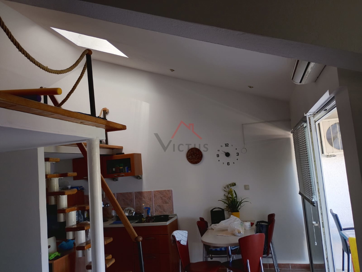 NOVI VINODOLSKI - 2S+DB, appartamento in posizione tranquilla, 66 m2