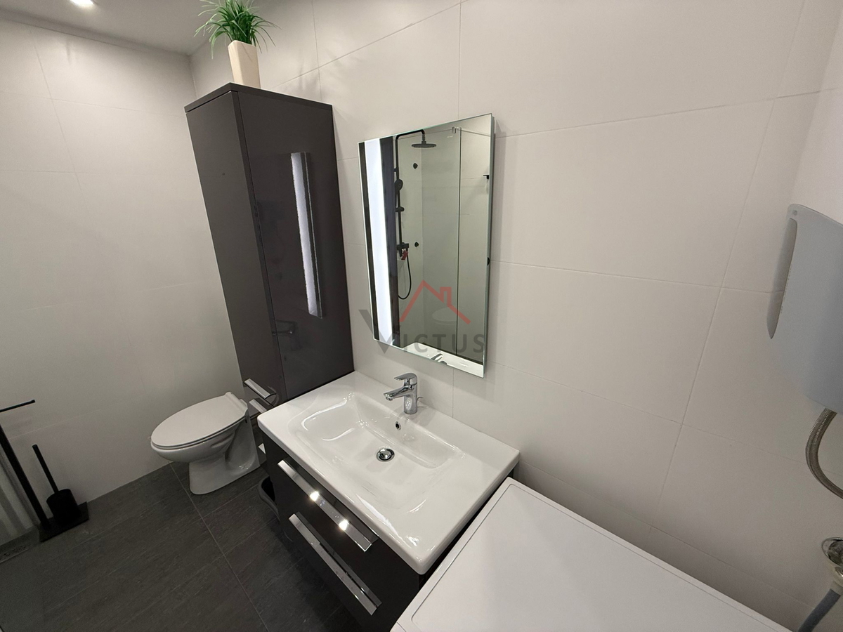 JADRANOVO - 1 camera da letto + bagno, tenda con balcone, 45 m2