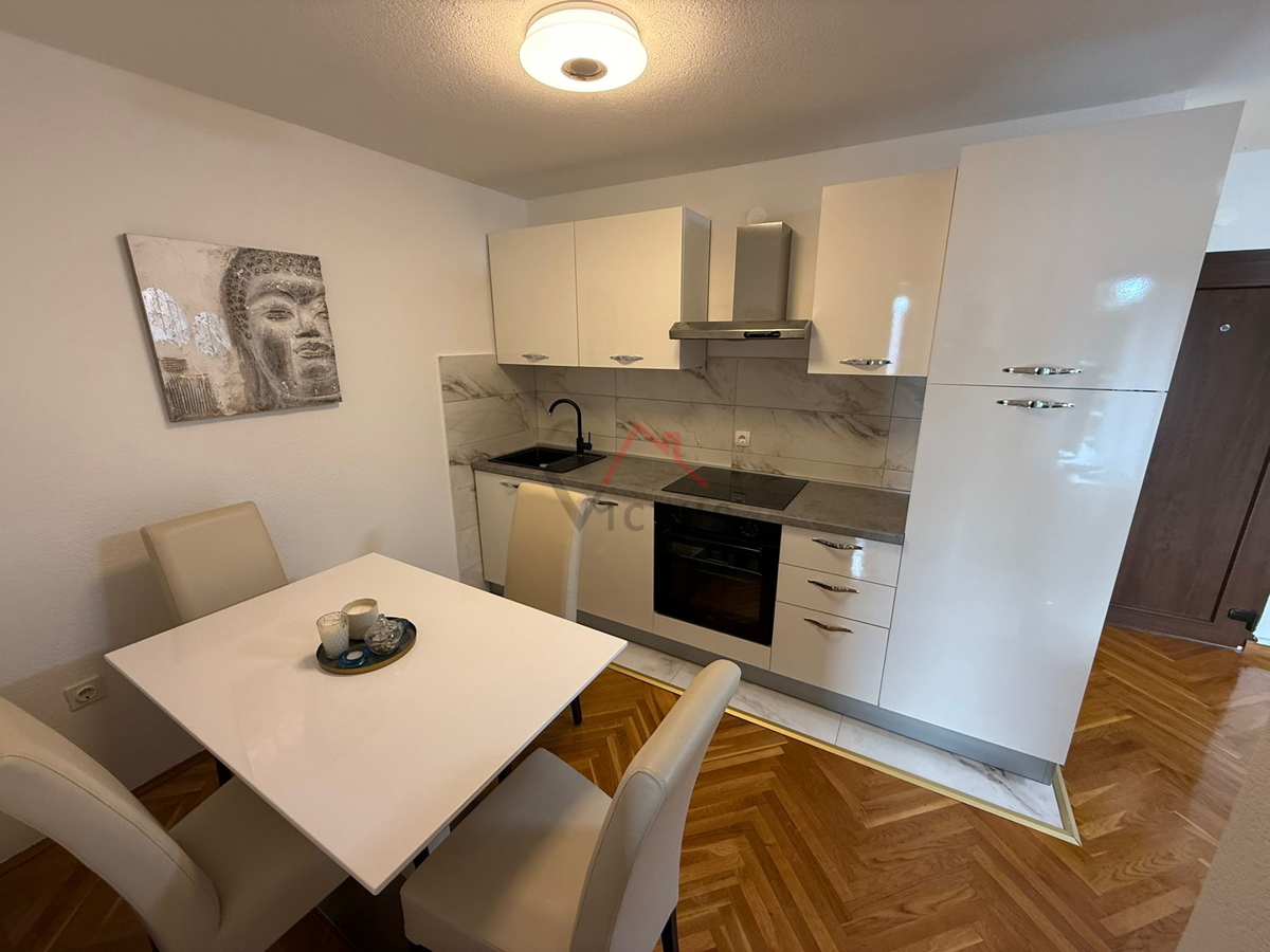 JADRANOVO - 1 camera da letto + bagno, tenda con balcone, 45 m2