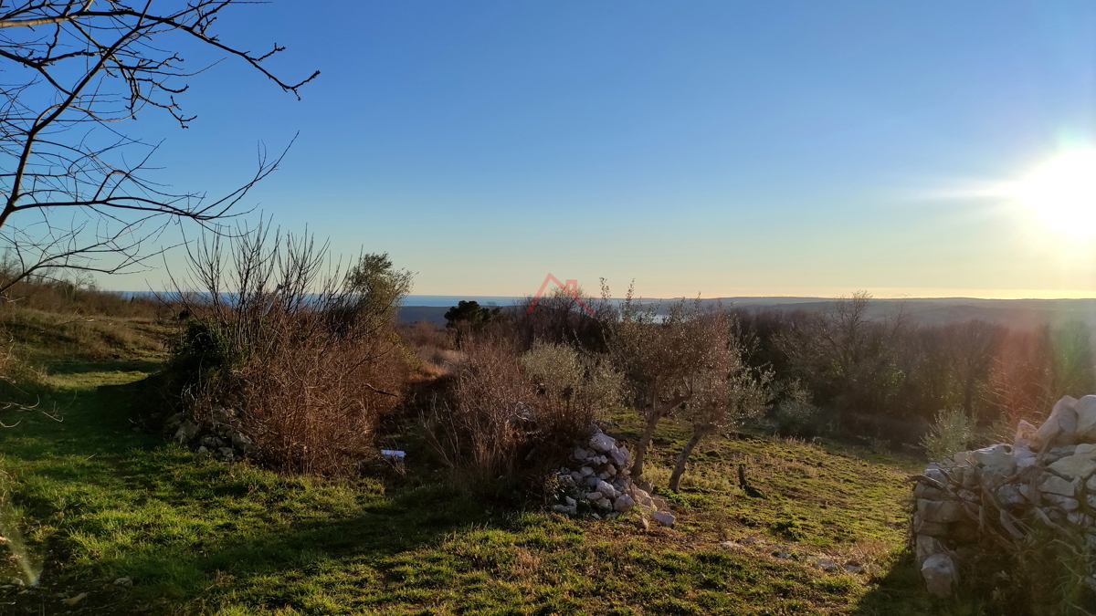 Sveti Lovreč Labinski - bellissimo terreno edificabile con vista mare