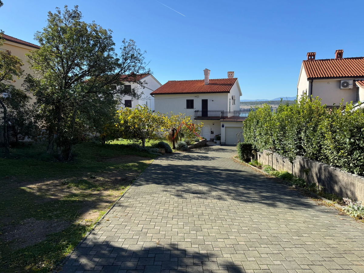 JADRANOVO - Casa indipendente con 3 appartamenti e garage