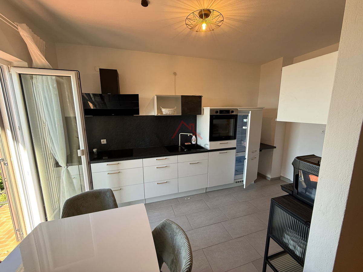 JADRANOVO - Casa indipendente con 3 appartamenti e garage