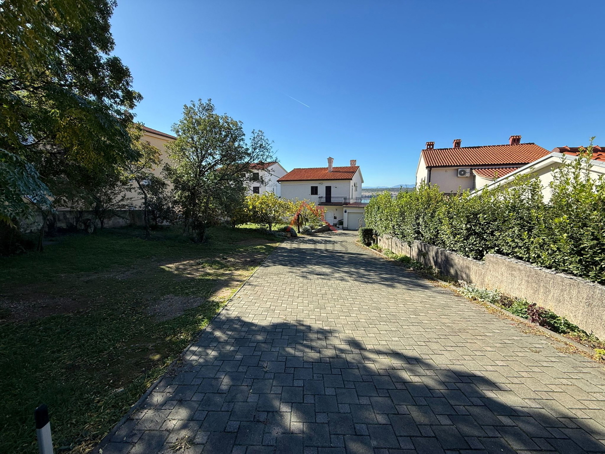 JADRANOVO - Casa indipendente con 3 appartamenti e garage