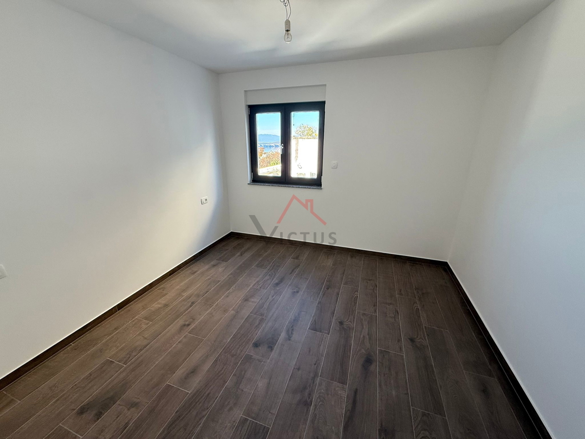 DRAMALJ, appartamento su due livelli in edificio di nuova costruzione