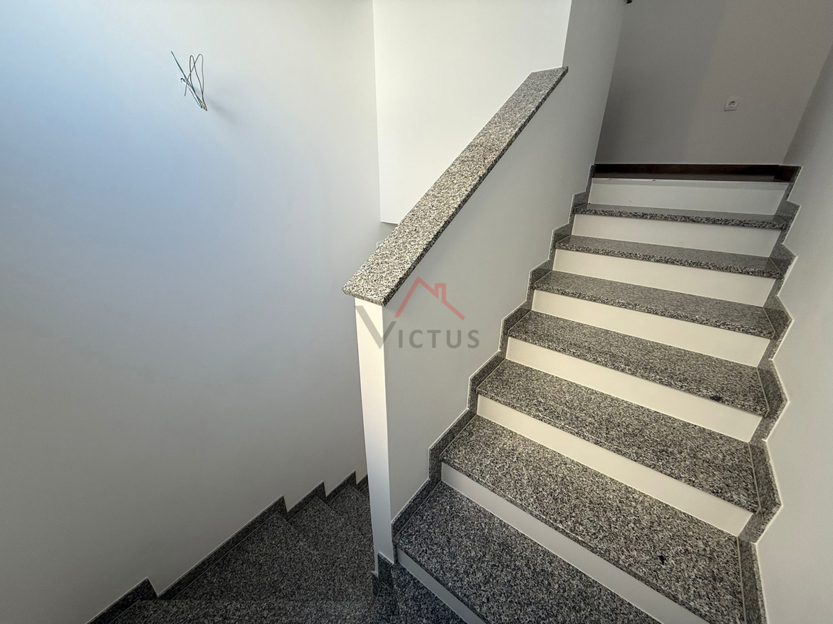 DRAMALJ, appartamento su due livelli in edificio di nuova costruzione