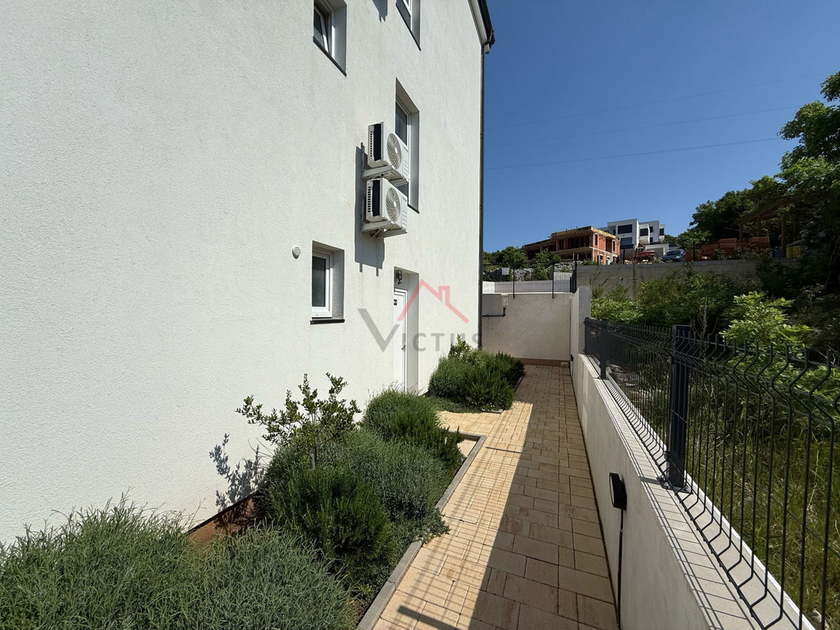 CRIKVENICA - 4 appartamenti in una nuova costruzione di fila