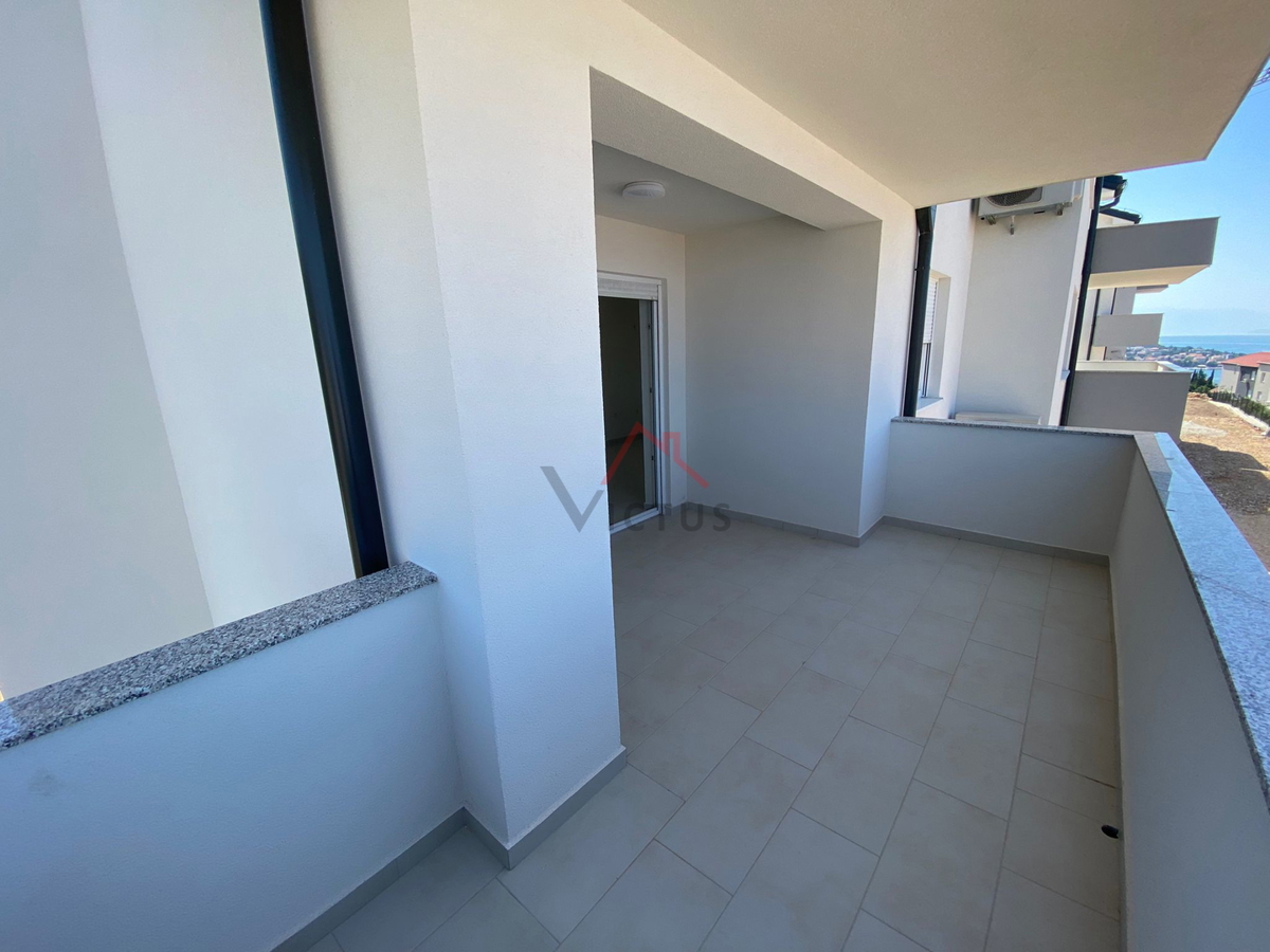 CRIKVENICA - 3 camere da letto + bagno, appartamento in un nuovo edificio, a 400 metri dal mare, 125 m2