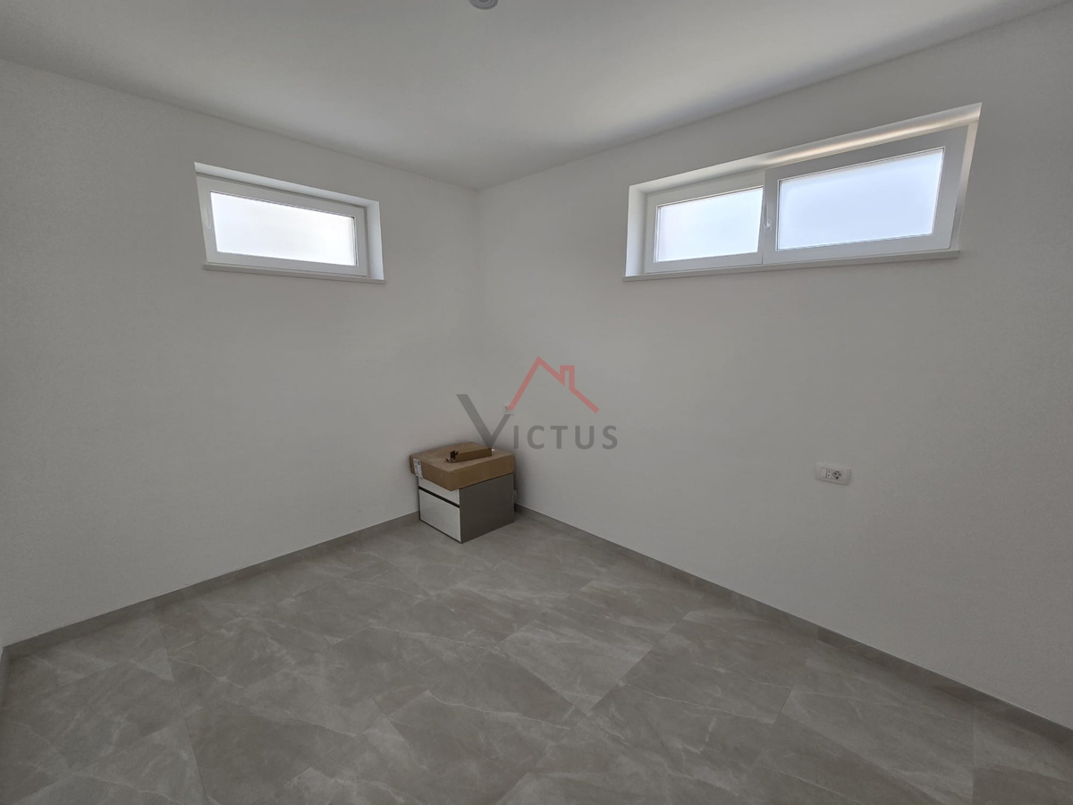 CRIKVENICA - 2 camere da letto + bagno, piano terra, 72 m2