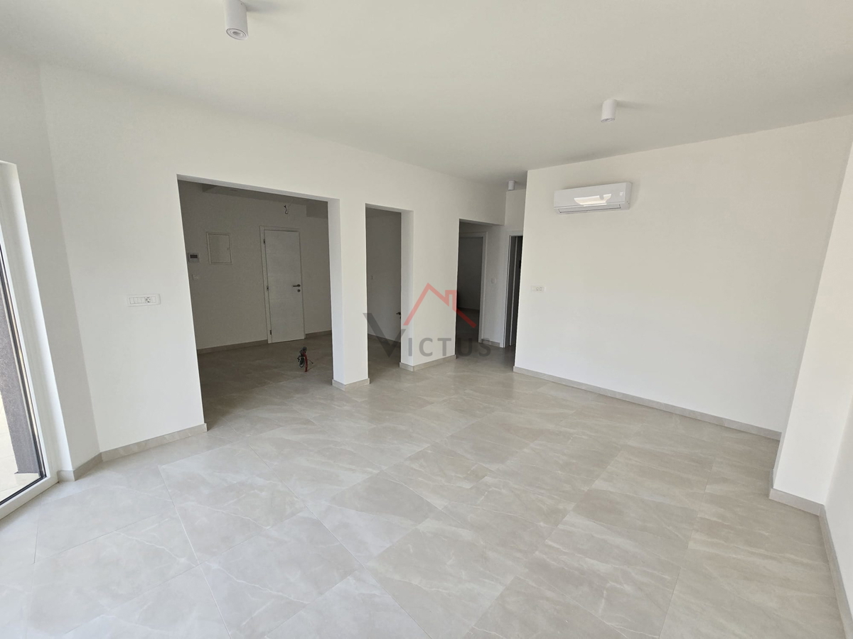 CRIKVENICA - 2 camere da letto + bagno, piano terra, 72 m2