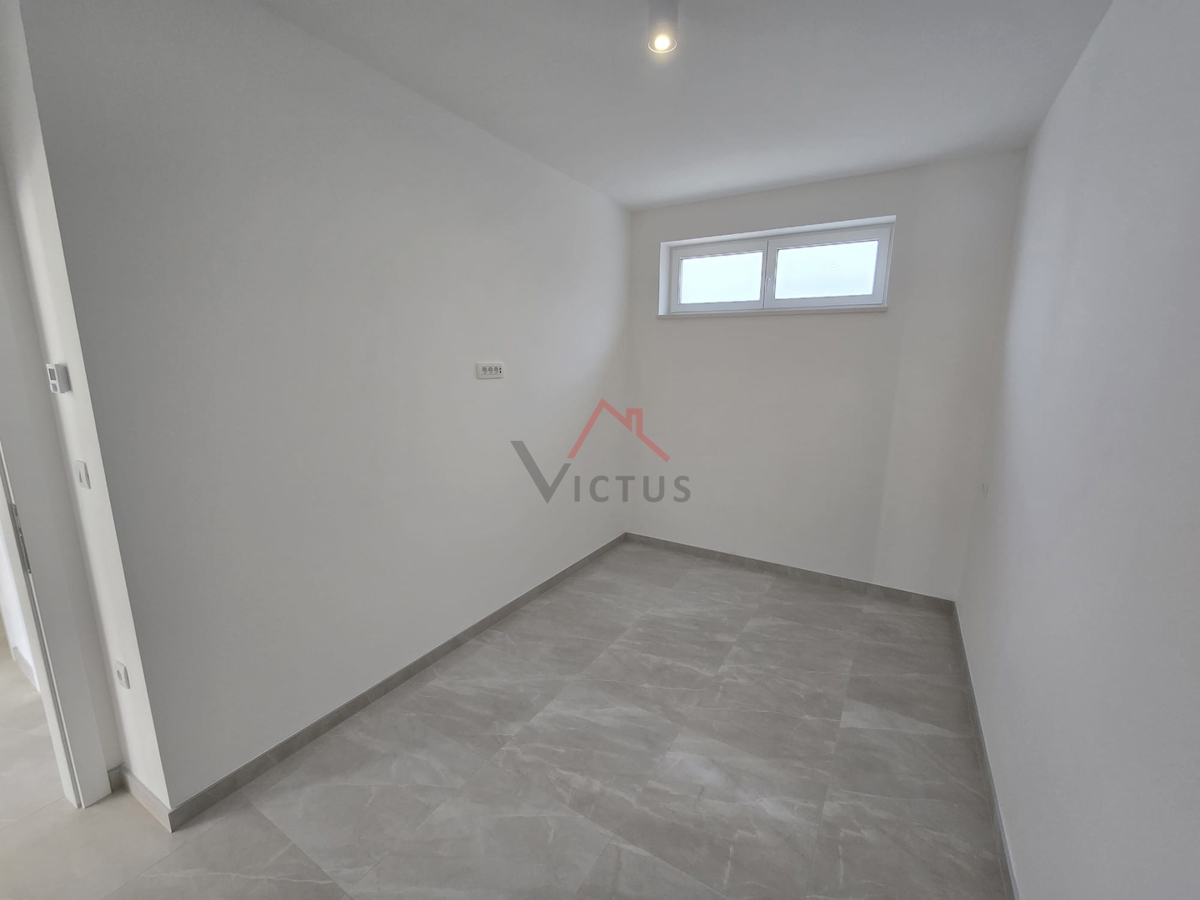 CRIKVENICA - 2 camere da letto + bagno, piano terra, 72 m2