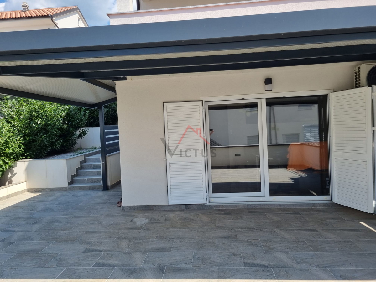 CRIKVENICA - Due appartamenti, nuova costruzione con vista mare, 95 m2