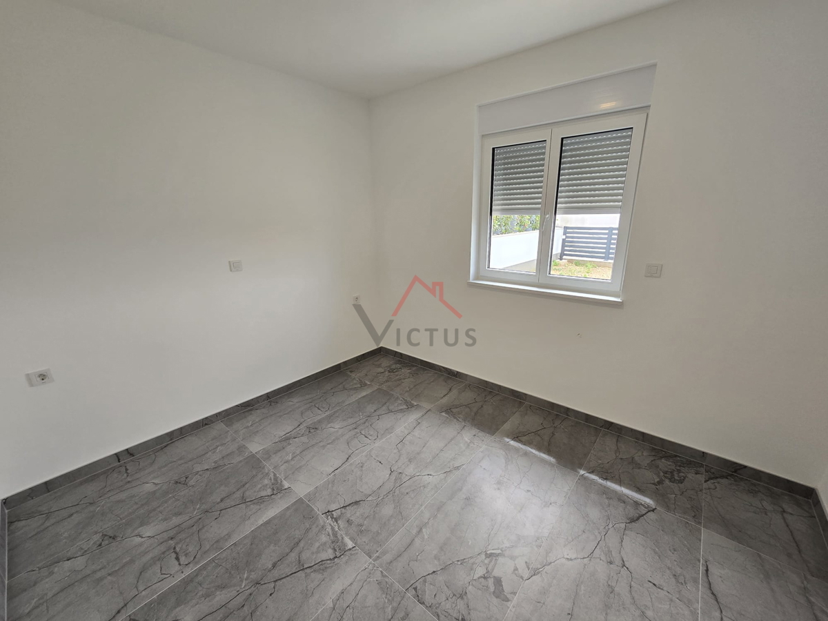 CRIKVENICA - 2 camere + bagno, nuova costruzione con piscina e giardino