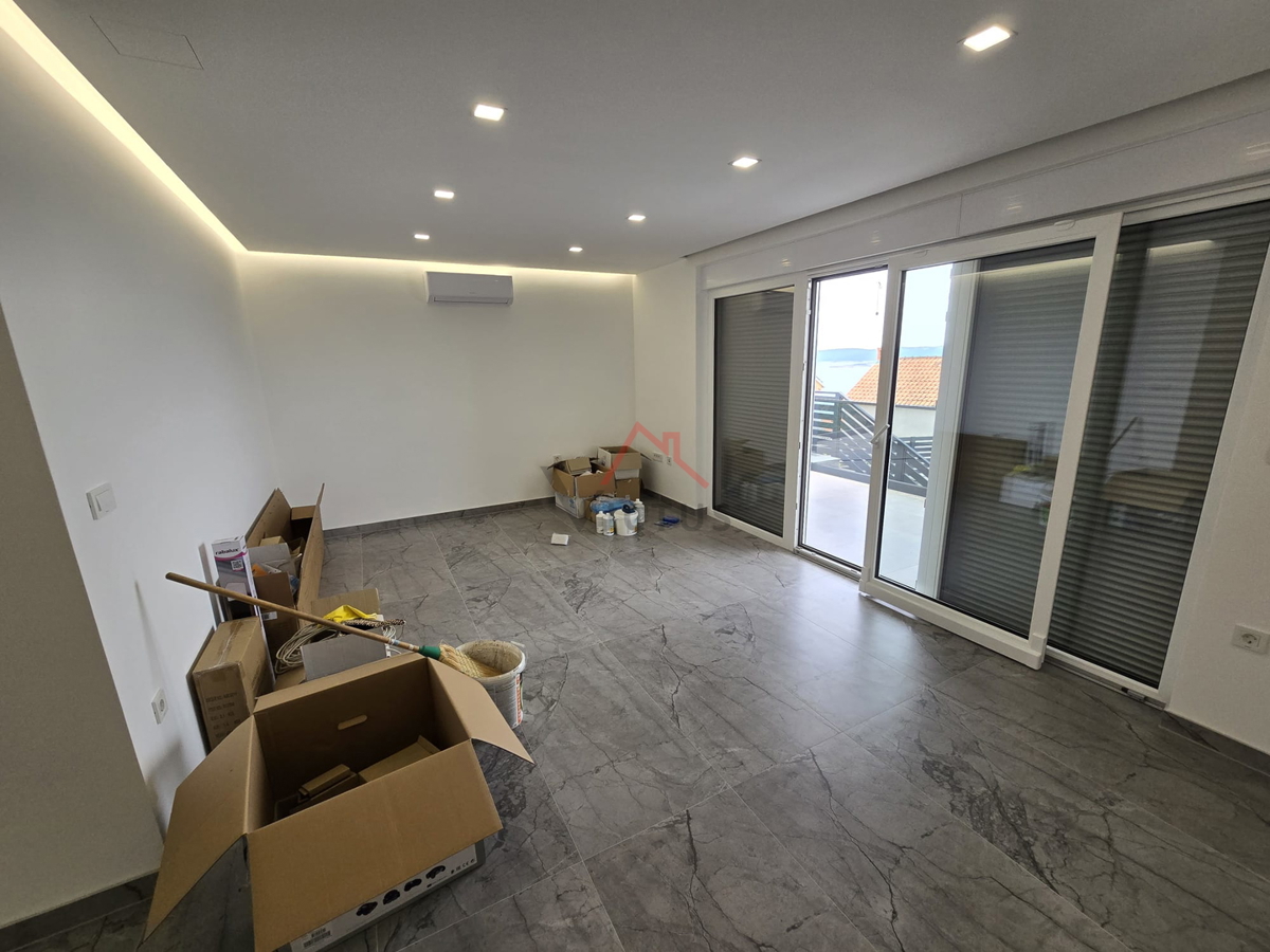 CRIKVENICA - 2 camere + bagno, nuova costruzione con piscina e giardino